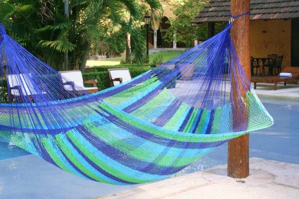 King Size Outdoor Cotton Hammock in Oceanica - Image 5